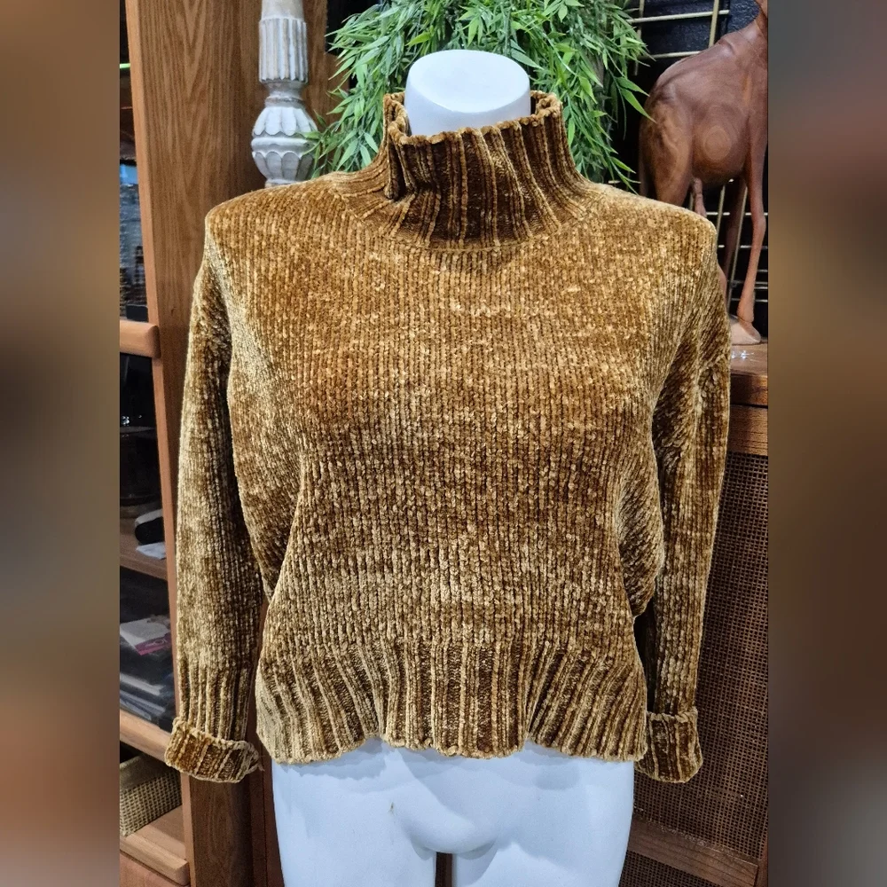 Chelsea & Theodore Golden Brown Turtleneck Sweater - Picture 3 of 8